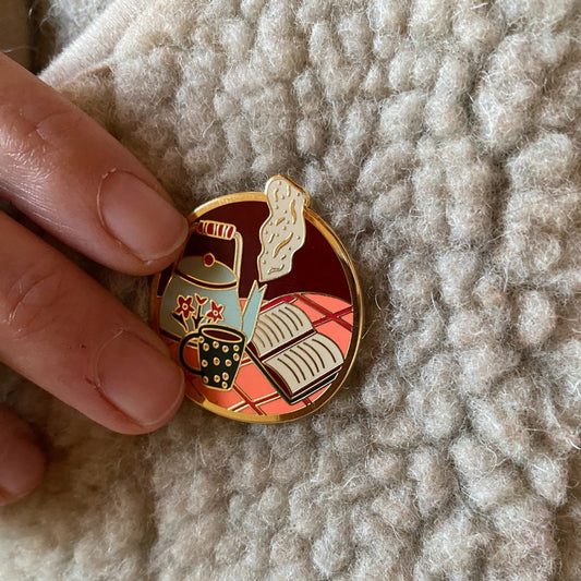 enamel pin | cosy time with tea and a book